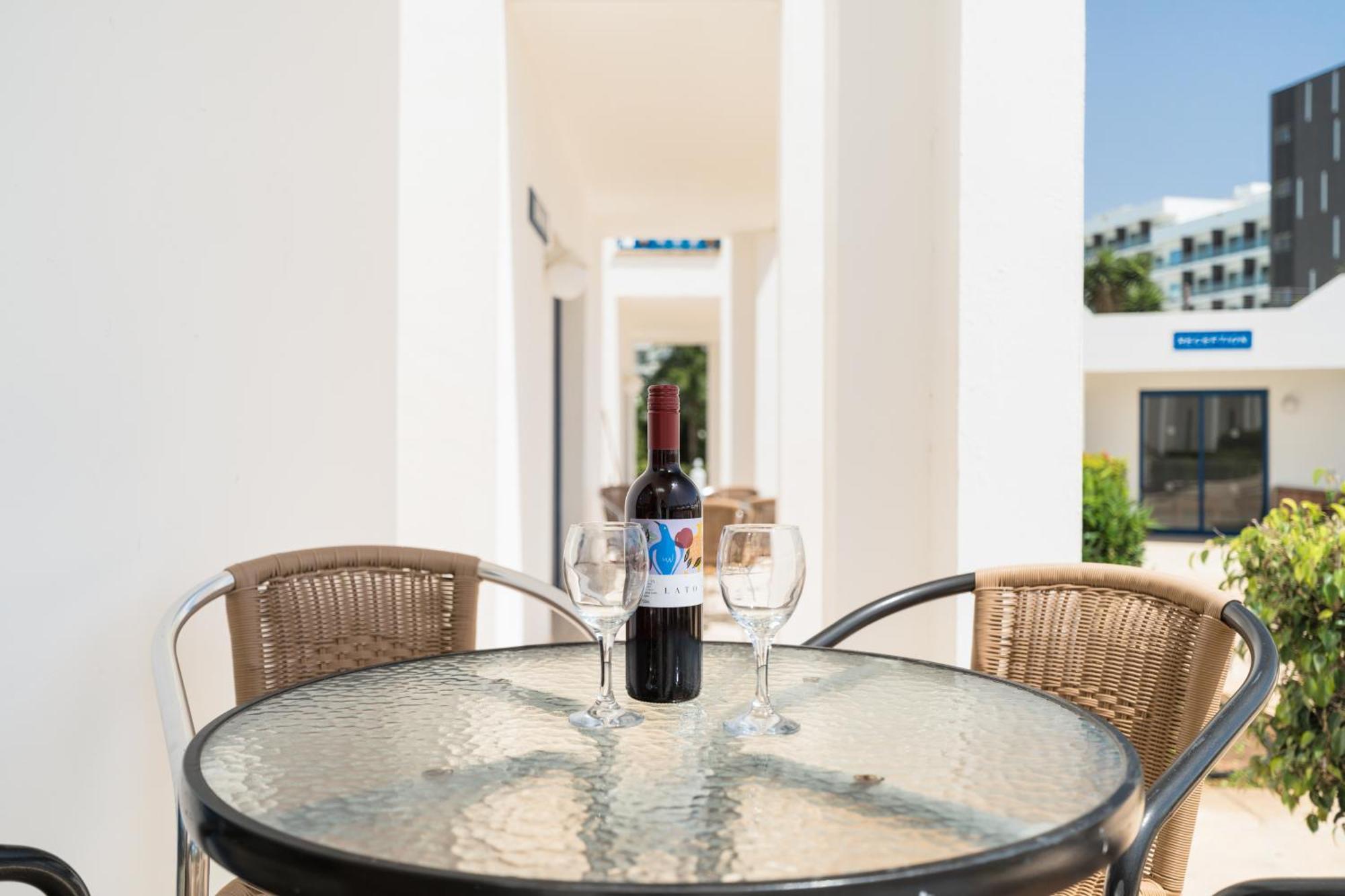 Kritamo Beach Hotel Apartments Aya Napa Dış mekan fotoğraf